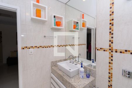 Casa à venda com 360m², 6 quartos e 4 vagasCasa 1 - Banheiro Social
