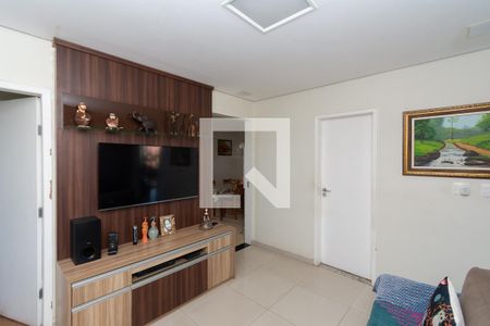 Casa 1 - Sala de TV de casa à venda com 6 quartos, 360m² em Eldorado, Contagem