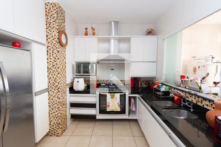 Casa à venda com 360m², 6 quartos e 4 vagasCasa 1 - Cozinha