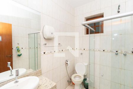 Casa à venda com 360m², 6 quartos e 4 vagasCasa 3 - Banheiro Social