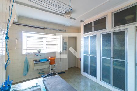 Casa à venda com 312m², 5 quartos e 2 vagasÁrea de serviço