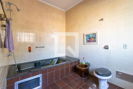 Casa à venda com 312m², 5 quartos e 2 vagasBanheiro da suíte 3