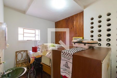 Casa à venda com 312m², 5 quartos e 2 vagasAdega