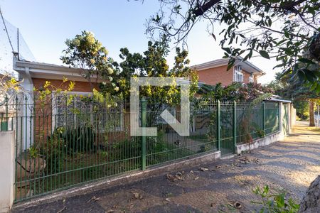 Casa à venda com 312m², 5 quartos e 2 vagasFachada