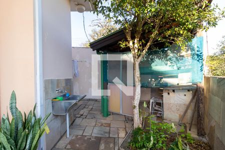 Casa à venda com 312m², 5 quartos e 2 vagasQuintal