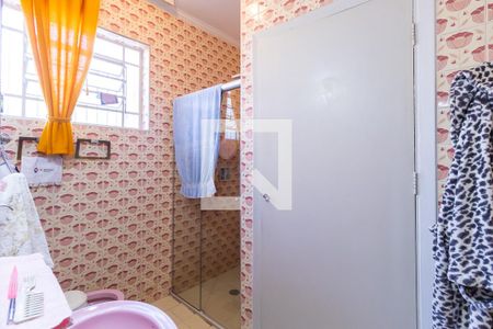 Casa à venda com 312m², 5 quartos e 2 vagasBanheiro da suíte 1