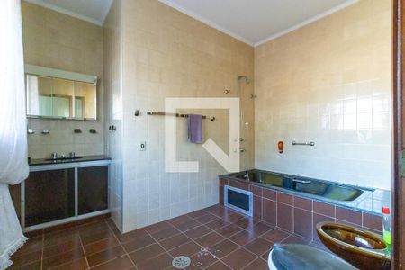 Casa à venda com 312m², 5 quartos e 2 vagasBanheiro da suíte 3