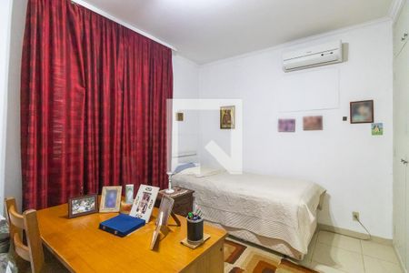 Casa à venda com 312m², 5 quartos e 2 vagasQuarto 2