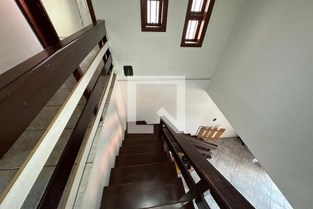 Casa à venda com 209m², 2 quartos e 2 vagasEscada 