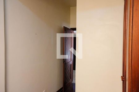 Casa à venda com 420m², 5 quartos e 4 vagasDetalhe