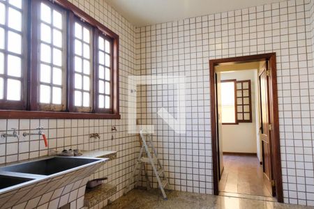 Casa à venda com 420m², 5 quartos e 4 vagasÁrea de Serviço