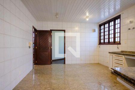 Casa à venda com 420m², 5 quartos e 4 vagasCozinha 