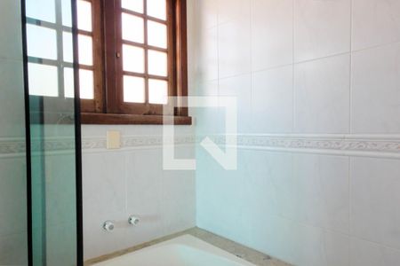 Casa à venda com 420m², 5 quartos e 4 vagasBanheiro 2