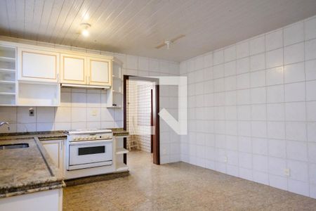 Casa à venda com 420m², 5 quartos e 4 vagasCozinha 