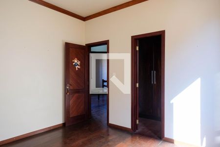 Casa à venda com 420m², 5 quartos e 4 vagasQuarto 3