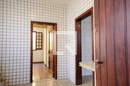 Casa à venda com 420m², 5 quartos e 4 vagasÁrea de Serviço