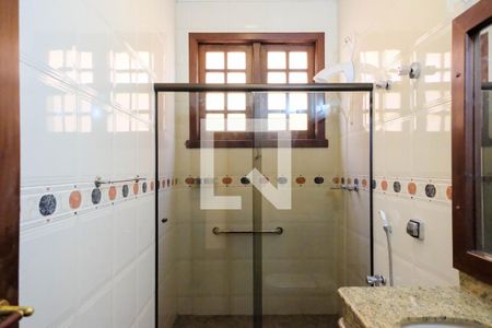 Casa à venda com 420m², 5 quartos e 4 vagasBanheiro 1