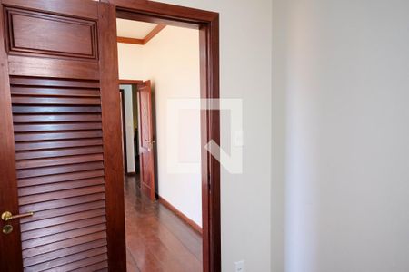 Casa à venda com 420m², 5 quartos e 4 vagasQuarto 5