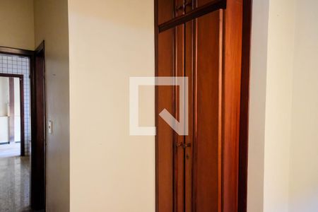 Casa à venda com 420m², 5 quartos e 4 vagasDetalhe