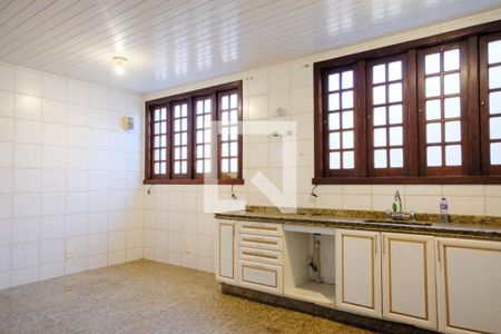 Casa à venda com 420m², 5 quartos e 4 vagasCozinha 