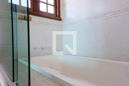 Casa à venda com 420m², 5 quartos e 4 vagasBanheiro 2