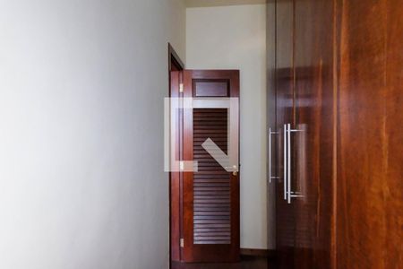 Casa à venda com 420m², 5 quartos e 4 vagasQuarto 3