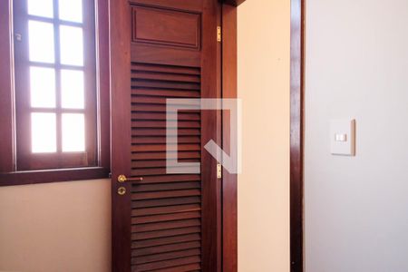 Casa à venda com 420m², 5 quartos e 4 vagasQuarto 4