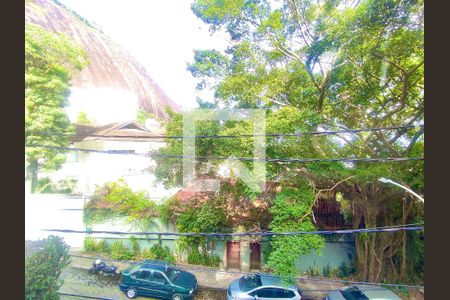 Casa à venda com 354m², 4 quartos e 2 vagas Casa à venda com 354m², 4 quartos e 2 vagasQuarto vista