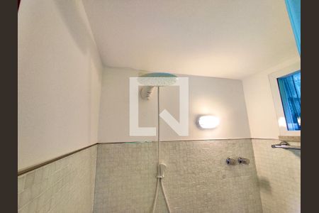 Casa à venda com 354m², 4 quartos e 2 vagas Casa à venda com 354m², 4 quartos e 2 vagasSuíte 3 banheiro