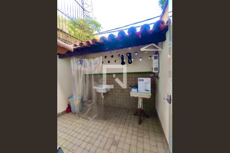 Casa à venda com 354m², 4 quartos e 2 vagas Casa à venda com 354m², 4 quartos e 2 vagasÁrea serviço