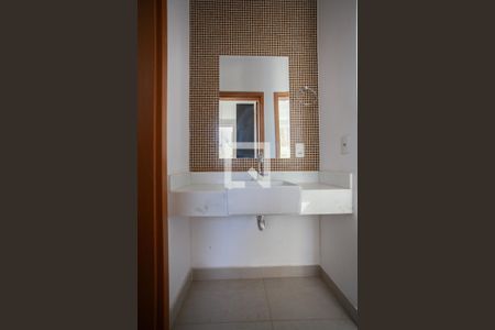 Casa de condomínio à venda com 170m², 3 quartos e 3 vagas Casa de condomínio à venda com 170m², 3 quartos e 3 vagasBanheiro Social - 2º andar