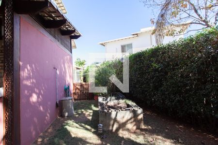 Casa de condomínio à venda com 170m², 3 quartos e 3 vagas Casa de condomínio à venda com 170m², 3 quartos e 3 vagasQuintal