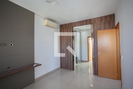 Casa de condomínio à venda com 170m², 3 quartos e 3 vagas Casa de condomínio à venda com 170m², 3 quartos e 3 vagasSuíte