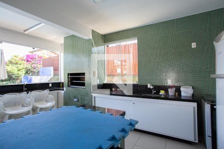 Casa de condomínio à venda com 170m², 3 quartos e 3 vagas Casa de condomínio à venda com 170m², 3 quartos e 3 vagasÁrea comum - Espaço Gourmet