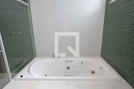 Casa de condomínio à venda com 170m², 3 quartos e 3 vagas Casa de condomínio à venda com 170m², 3 quartos e 3 vagasBanheiro da Suíte