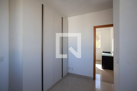 Casa de condomínio à venda com 170m², 3 quartos e 3 vagas Casa de condomínio à venda com 170m², 3 quartos e 3 vagasQuarto 1