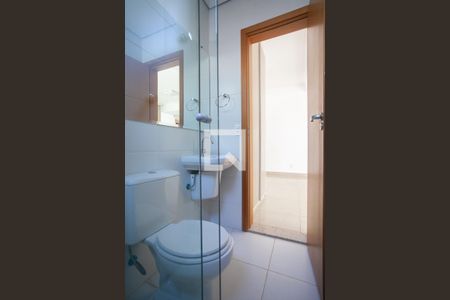 Casa de condomínio à venda com 170m², 3 quartos e 3 vagas Casa de condomínio à venda com 170m², 3 quartos e 3 vagasBanheiro Social - 1º andar