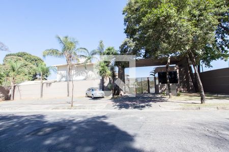 Casa de condomínio à venda com 170m², 3 quartos e 3 vagas Casa de condomínio à venda com 170m², 3 quartos e 3 vagasFachada do Condomínio
