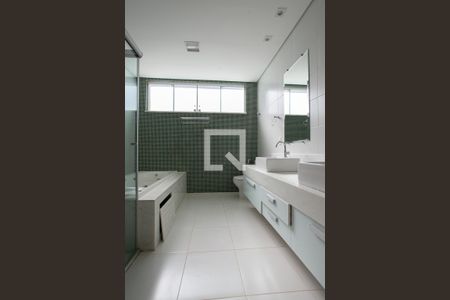 Casa de condomínio à venda com 170m², 3 quartos e 3 vagas Casa de condomínio à venda com 170m², 3 quartos e 3 vagasBanheiro da Suíte