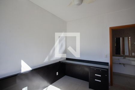 Casa de condomínio à venda com 170m², 3 quartos e 3 vagas Casa de condomínio à venda com 170m², 3 quartos e 3 vagasQuarto 2