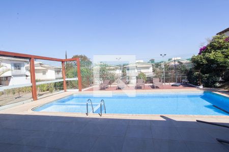 Casa de condomínio à venda com 170m², 3 quartos e 3 vagas Casa de condomínio à venda com 170m², 3 quartos e 3 vagasÁrea comum - Piscina