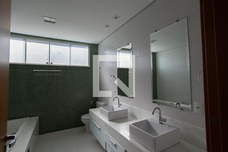 Casa de condomínio à venda com 170m², 3 quartos e 3 vagas Casa de condomínio à venda com 170m², 3 quartos e 3 vagasBanheiro da Suíte