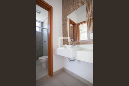 Casa de condomínio à venda com 170m², 3 quartos e 3 vagas Casa de condomínio à venda com 170m², 3 quartos e 3 vagasBanheiro Social - 2º andar