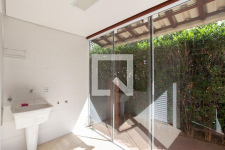 Casa de condomínio à venda com 170m², 3 quartos e 3 vagas Casa de condomínio à venda com 170m², 3 quartos e 3 vagasÁrea de Serviço