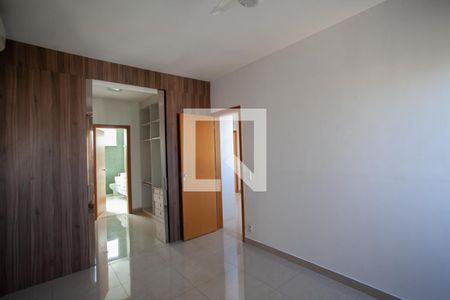 Casa de condomínio à venda com 170m², 3 quartos e 3 vagas Casa de condomínio à venda com 170m², 3 quartos e 3 vagasSuíte
