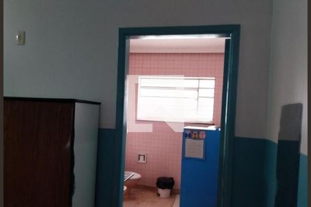 Casa à venda com 4 quartos, 300m² em Parque Tomas Saraiva, São Paulo