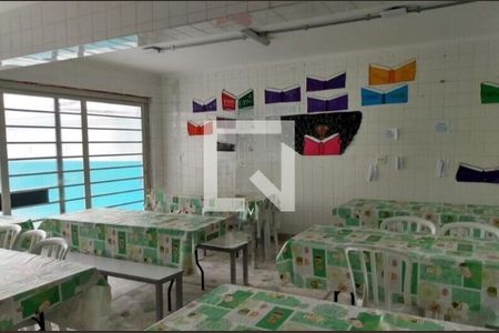 Casa à venda com 4 quartos, 300m² em Parque Tomas Saraiva, São Paulo