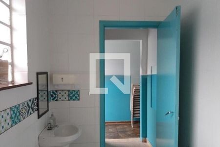 Casa à venda com 4 quartos, 300m² em Parque Tomas Saraiva, São Paulo