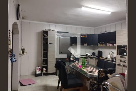 Casa à venda com 3 quartos, 185m² em Cidade São Jorge, Santo André