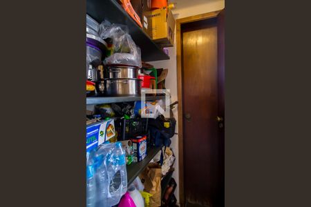 Apartamento à venda com 198m², 3 quartos e 2 vagas Apartamento à venda com 198m², 3 quartos e 2 vagasDespensa